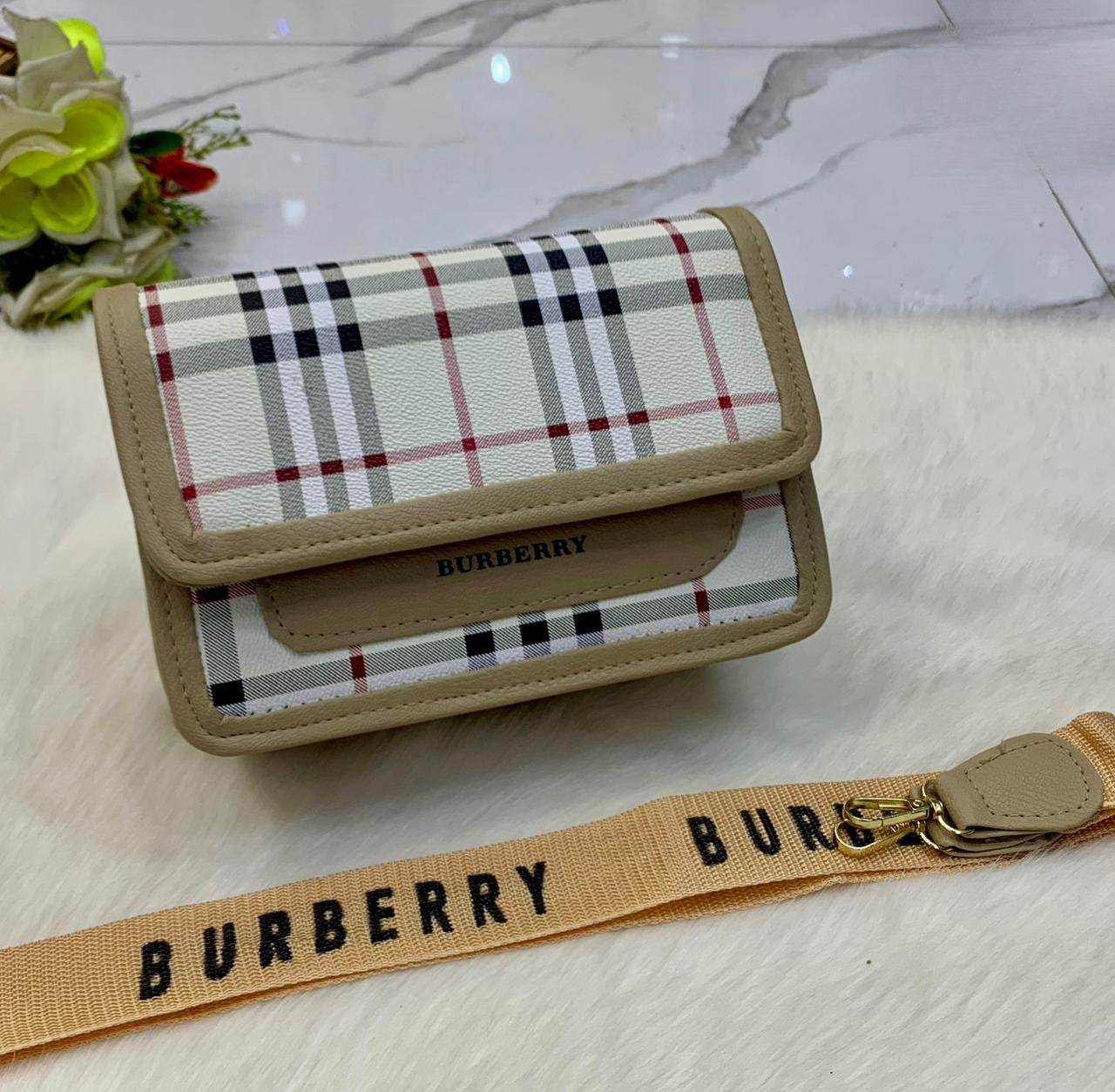 BURBERRY CROSSBODY ELEGANCE