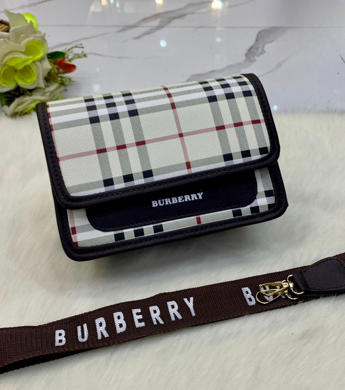 BURBERRY CROSSBODY ELEGANCE