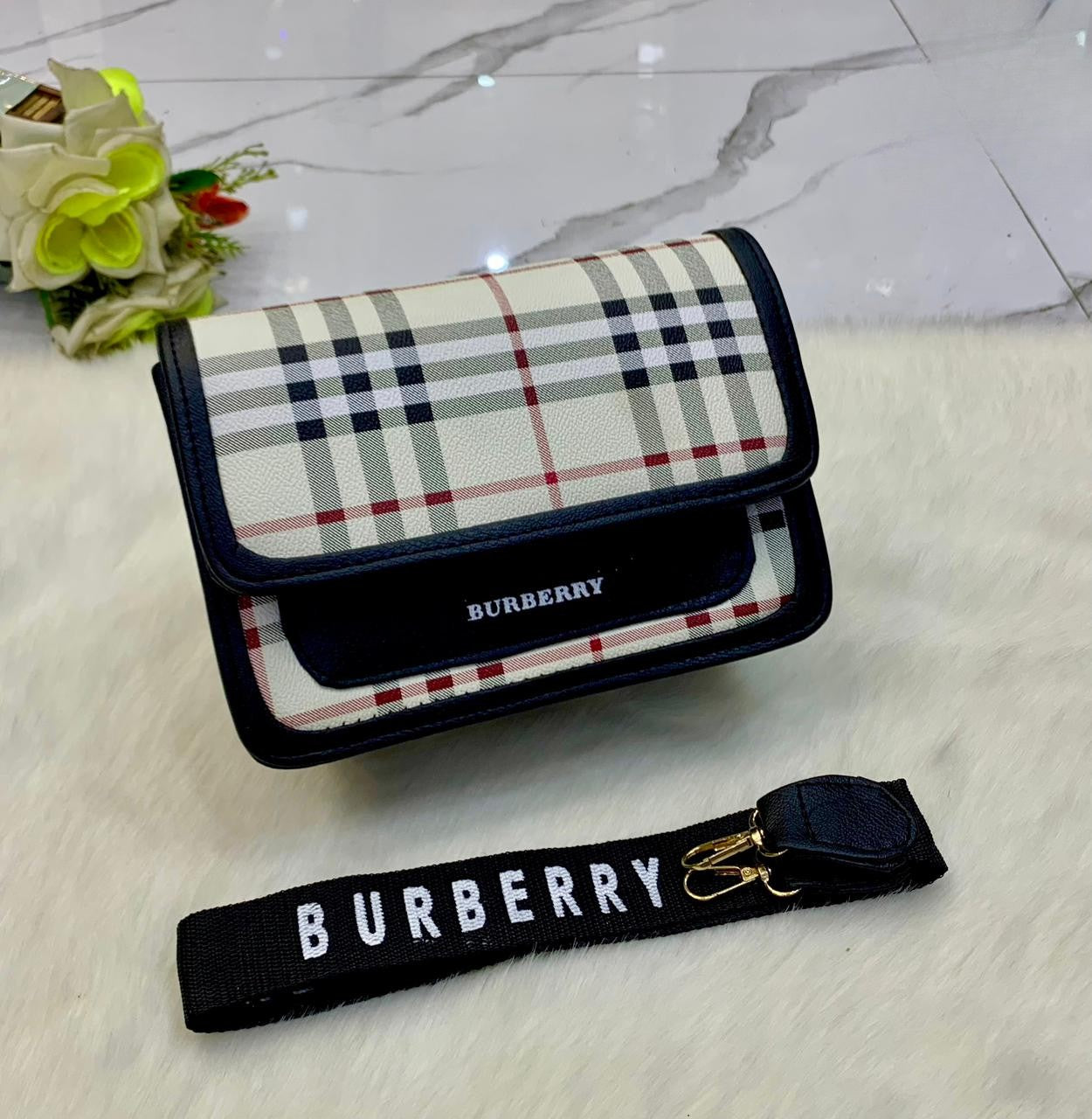 BURBERRY CROSSBODY ELEGANCE