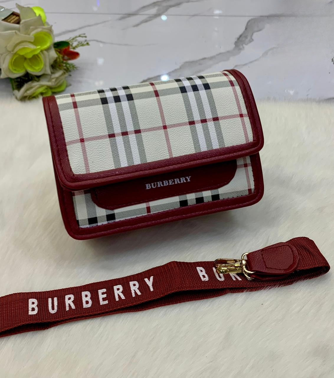 BURBERRY CROSSBODY ELEGANCE